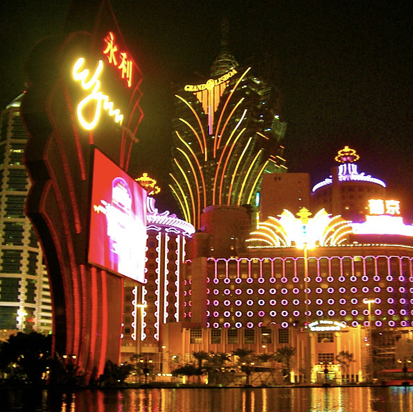 引言篇 速度之都，今夜开启新篇章！澳门今晚最快现场开奖直潘
