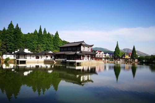 百鸟朝凰图（又名锦鸡报晓）中的主人公刘伯温白小姐期期准准2024年